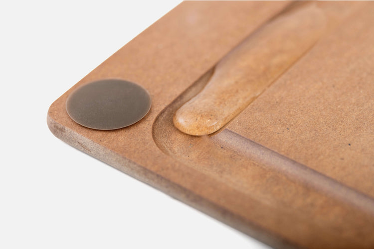 Epicurean All In One Cutting Board in Nutmeg Juice Groove Detail Shot