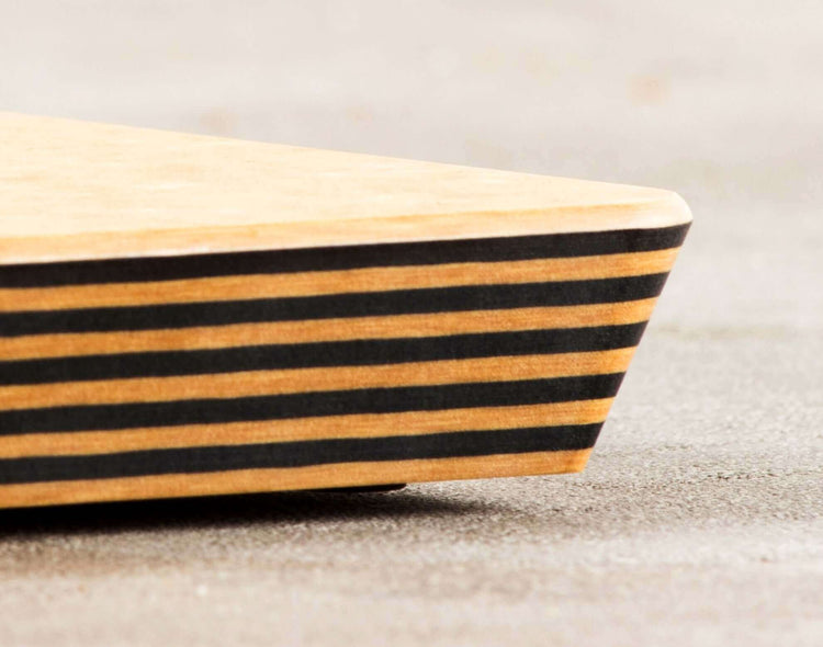 A close up shot of the Big Block Board corner, further showcasing the striking cascade lamination pattern. 